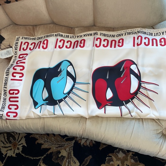 New authentic unisex gucci silk scarf - Picture 7 of 8